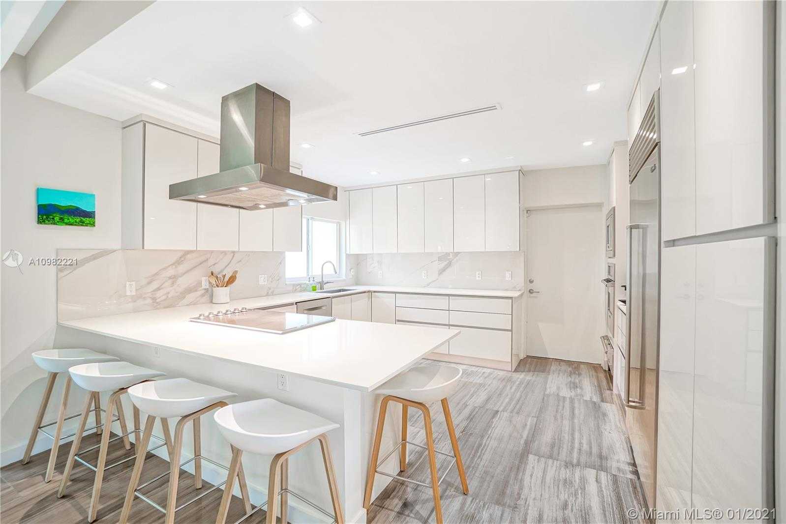 Small Image of 90 SOUTH PROSPECT DR, Coral Gables Number 8