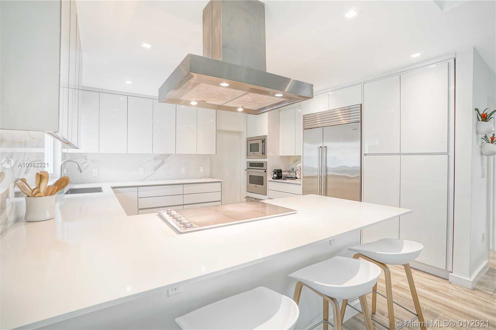 Small Image of 90 SOUTH PROSPECT DR, Coral Gables Number 9