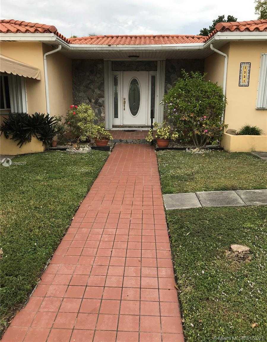 Small Image of 1331 STILLWATER DR, Miami Beach Number 5