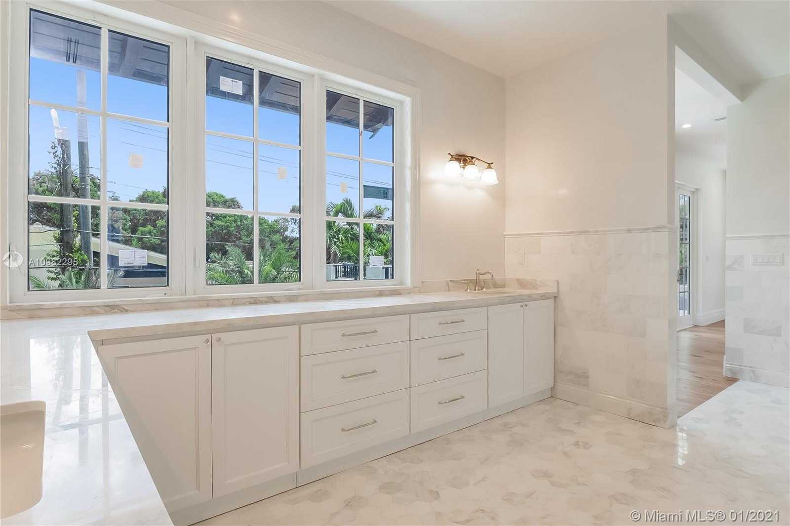 Small Image of 1311 ALHAMBRA CIRCLE, Coral Gables Number 35