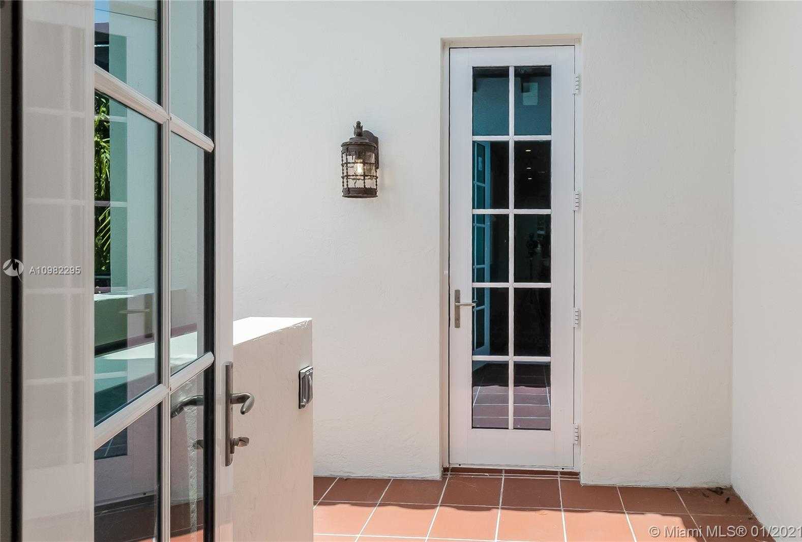 Small Image of 1311 ALHAMBRA CIRCLE, Coral Gables Number 44