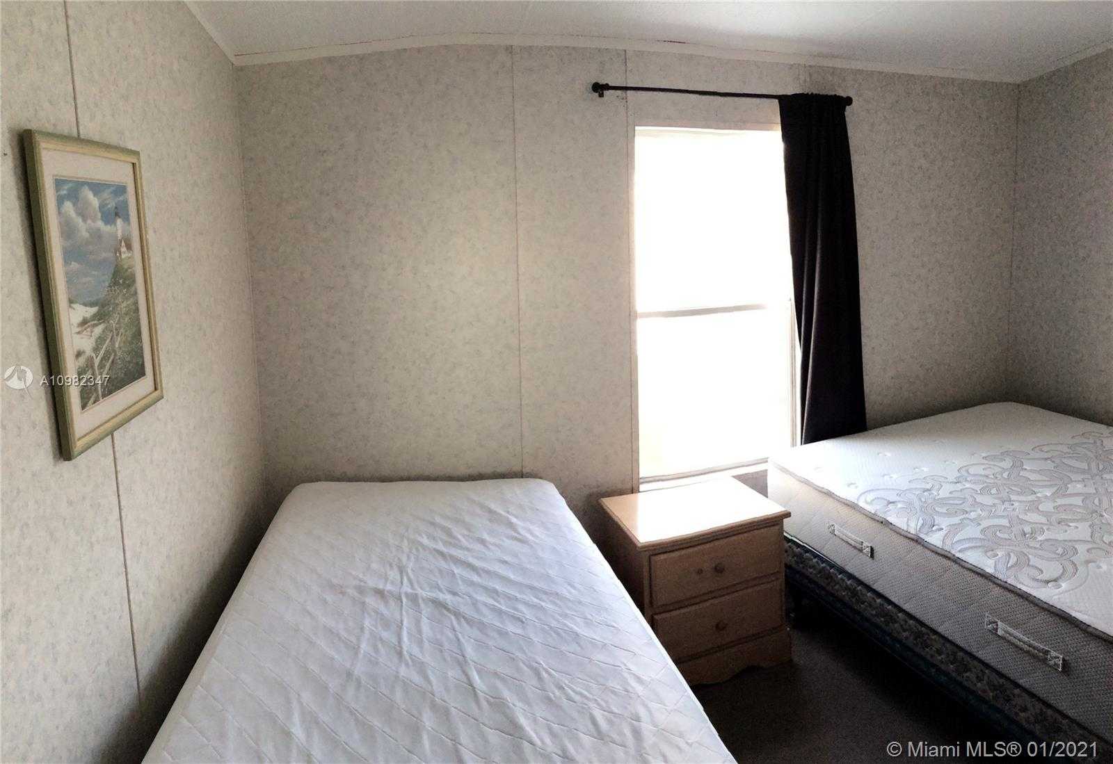Small Image of 34715 SOUTH WEST 187 CT #46, Homestead Number 13