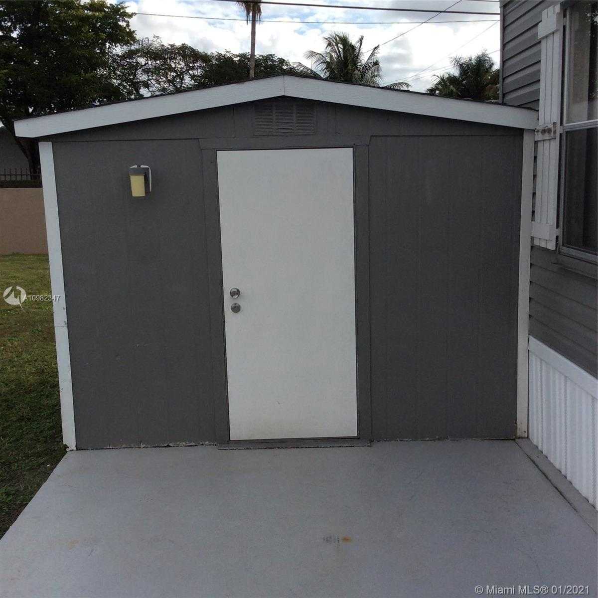Small Image of 34715 SOUTH WEST 187 CT #46, Homestead Number 19