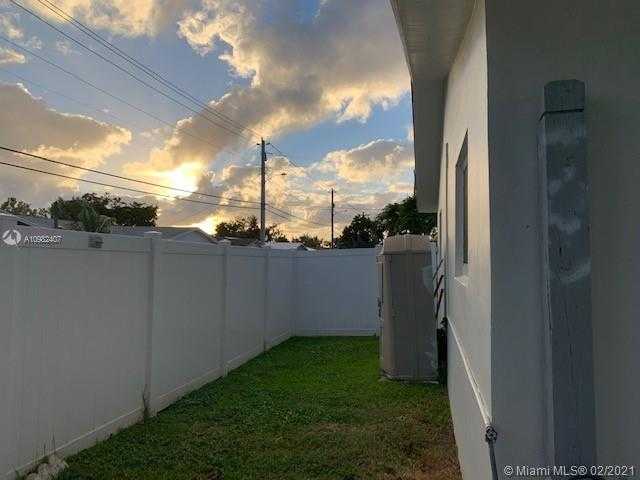 Small Image of 4900 NORTH WEST 26 WAY, Tamarac Number 15