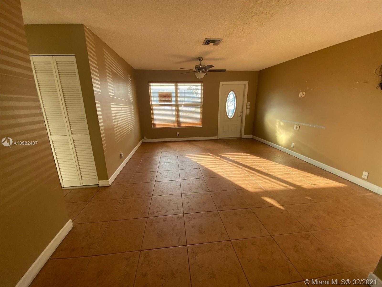 Small Image of 4900 NORTH WEST 26 WAY, Tamarac Number 3