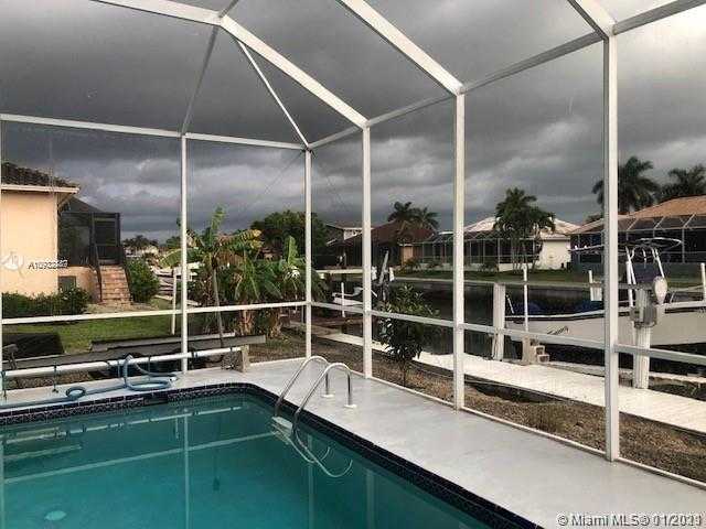 Small Image of 1111 TWIN OAK CT, Marco Island Number 3