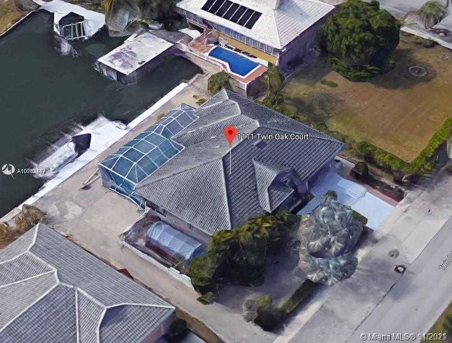 Small Image of 1111 TWIN OAK CT, Marco Island Number 4