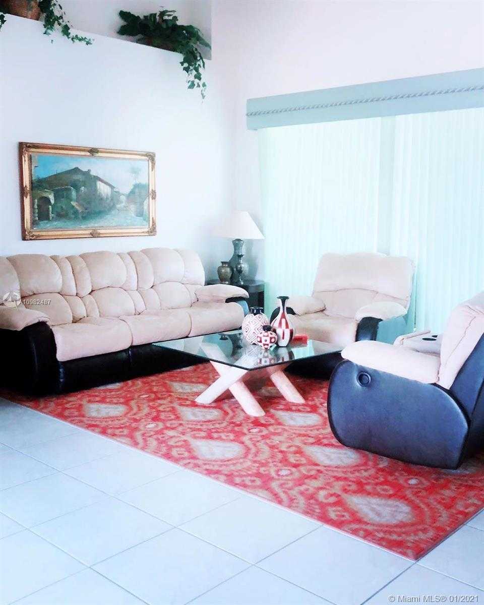 Small Image of 1111 TWIN OAK CT, Marco Island Number 6