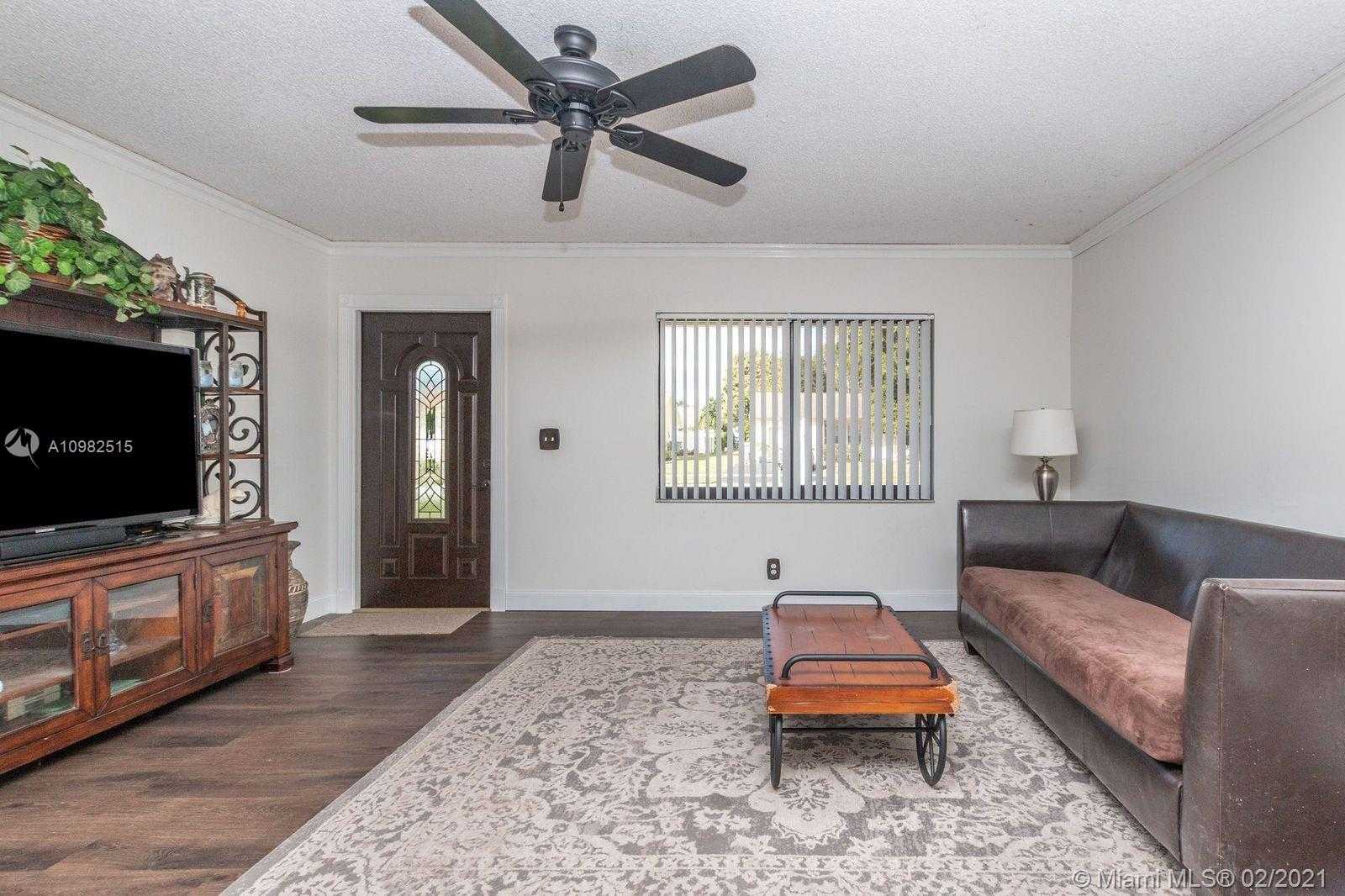 Small Image of 19324 LIBERTY RD, Boca Raton Number 3