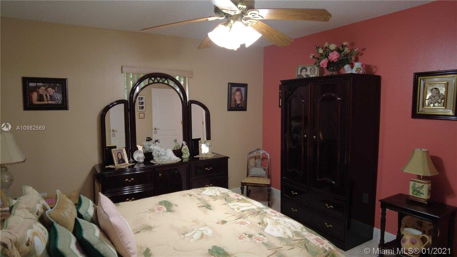 Small Image of 17790 SOUTH WEST 256TH ST, Homestead Number 35