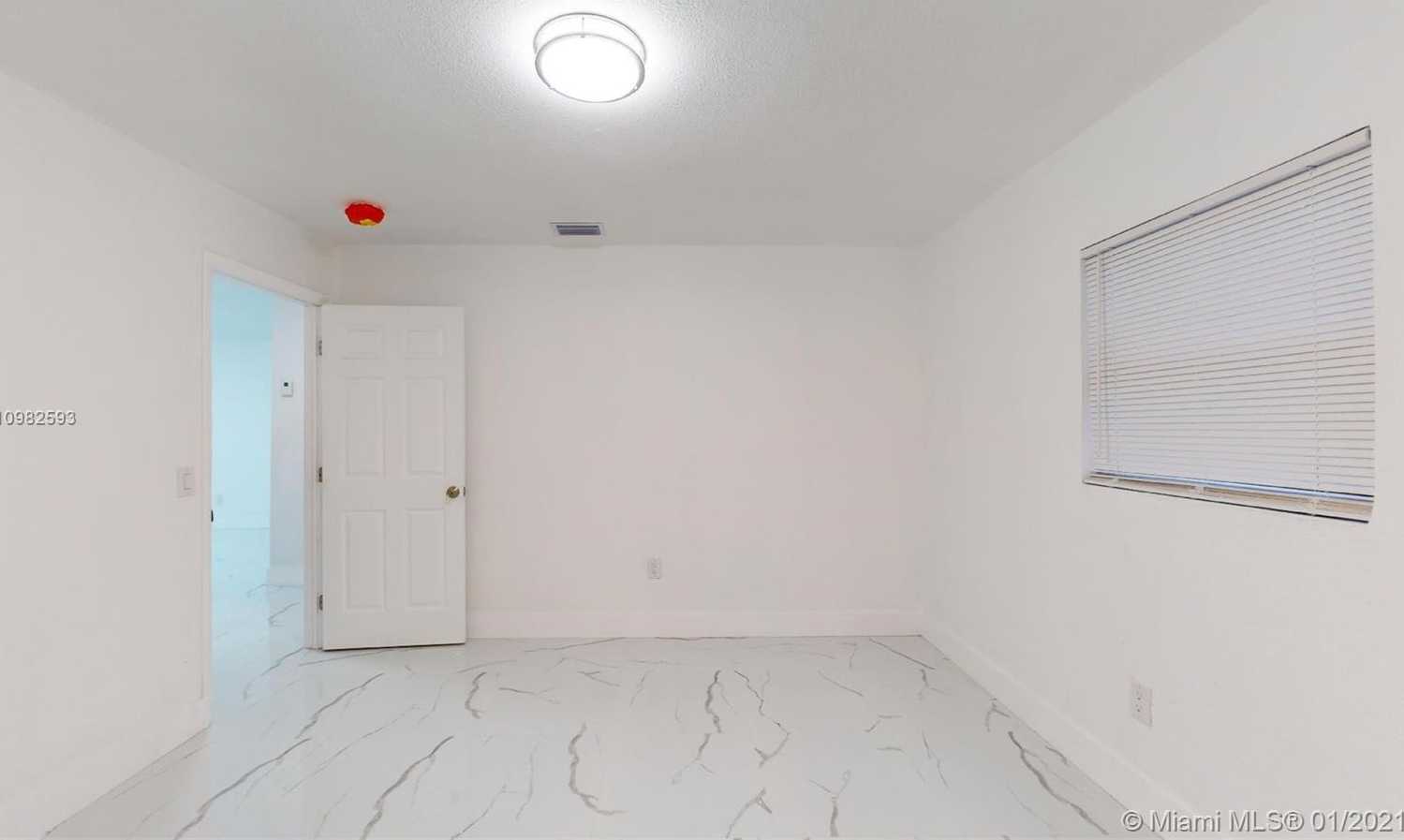 Small Image of 846 NW 111th St, Miami, FL 33168, USA Number 13