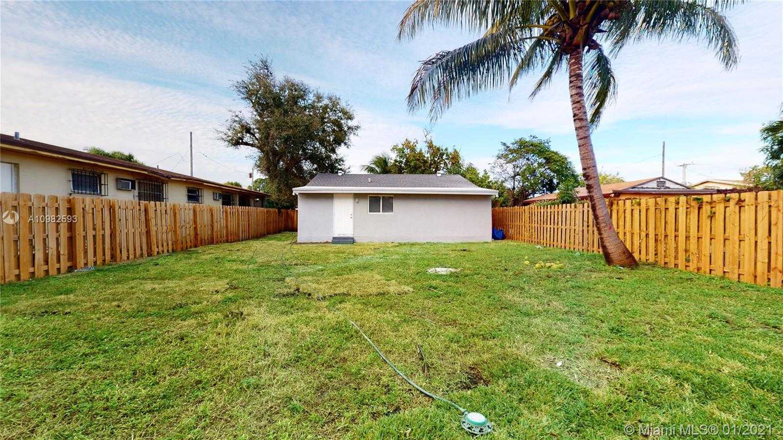 Small Image of 846 NW 111th St, Miami, FL 33168, USA Number 16