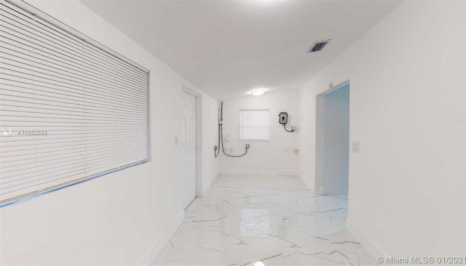 Small Image of 846 NW 111th St, Miami, FL 33168, USA Number 7