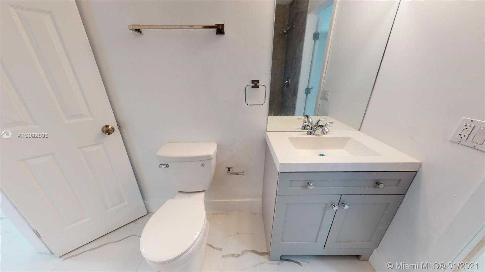 Small Image of 846 NW 111th St, Miami, FL 33168, USA Number 8