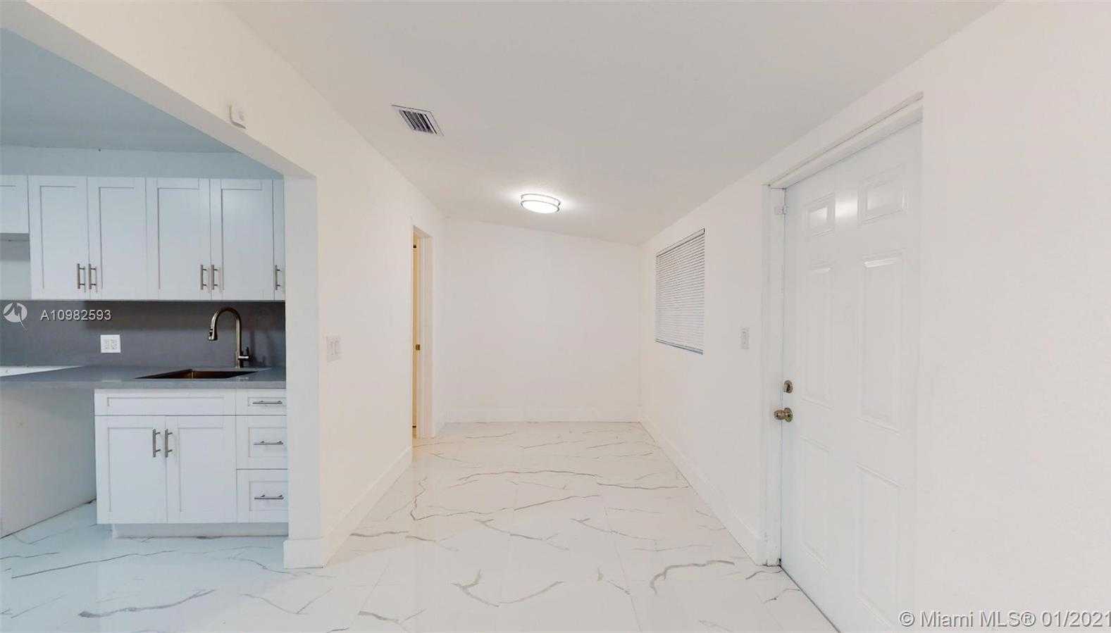 Small Image of 846 NW 111th St, Miami, FL 33168, USA Number 9