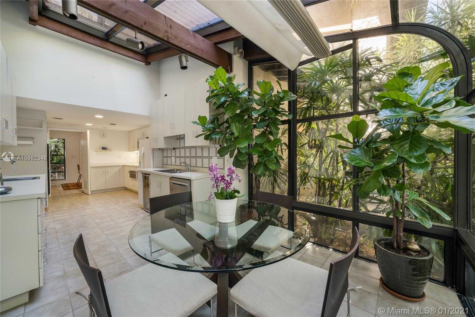 Small Image of 3760 SOUTH DOUGLAS RD, Miami Number 18