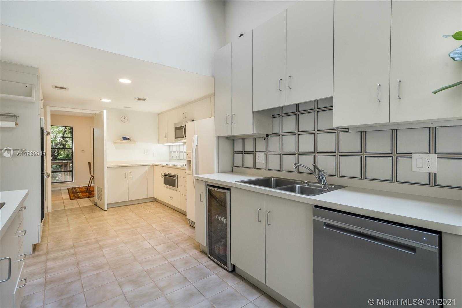 Small Image of 3760 SOUTH DOUGLAS RD, Miami Number 20