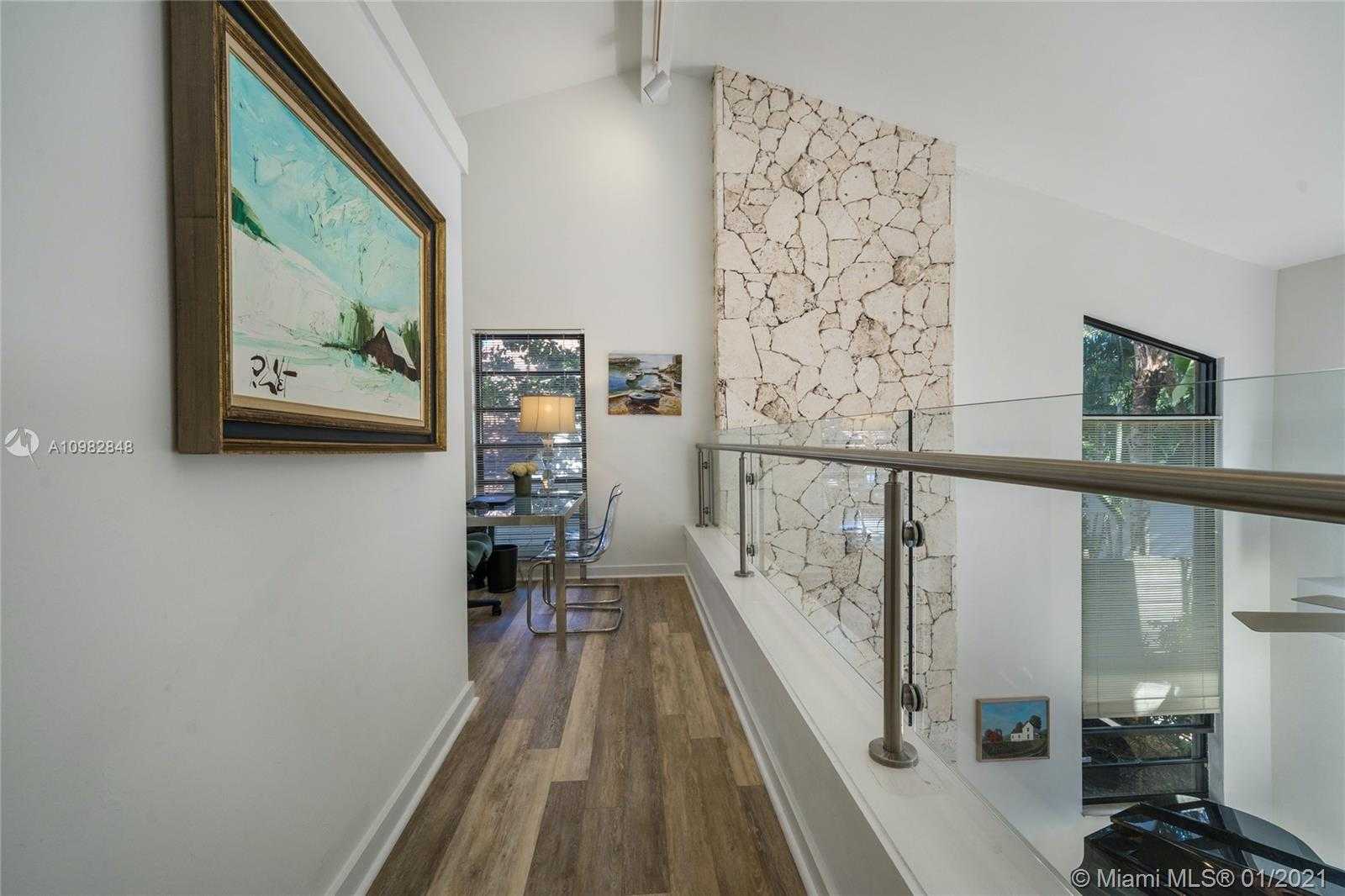 Small Image of 3760 SOUTH DOUGLAS RD, Miami Number 22