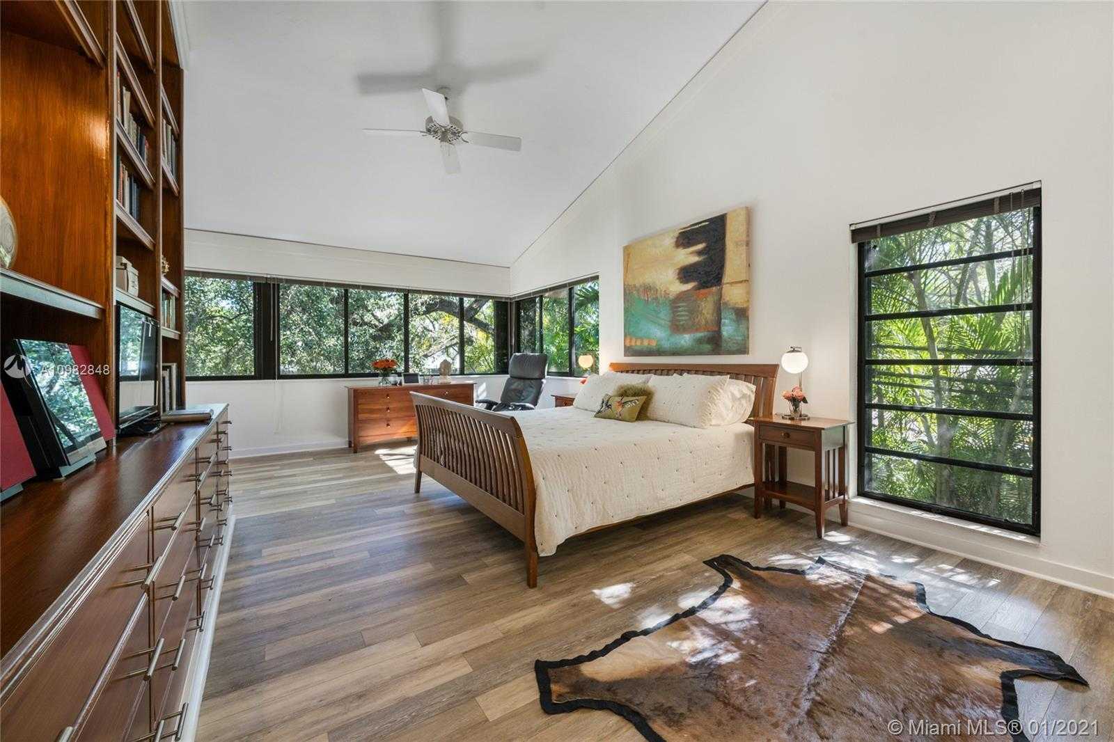 Small Image of 3760 SOUTH DOUGLAS RD, Miami Number 23