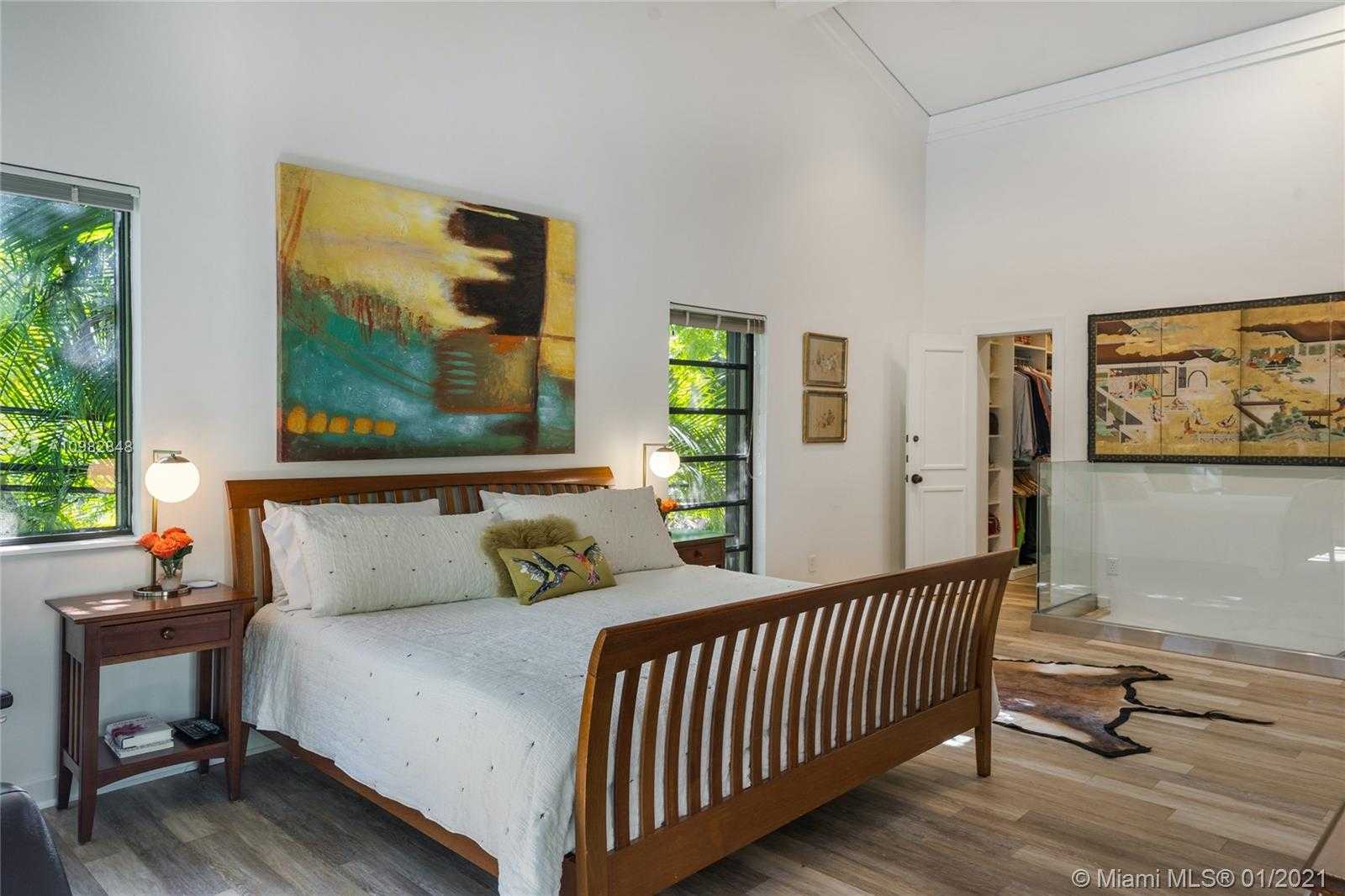 Small Image of 3760 SOUTH DOUGLAS RD, Miami Number 27