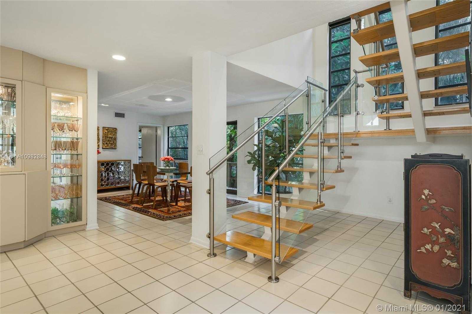 Small Image of 3760 SOUTH DOUGLAS RD, Miami Number 3