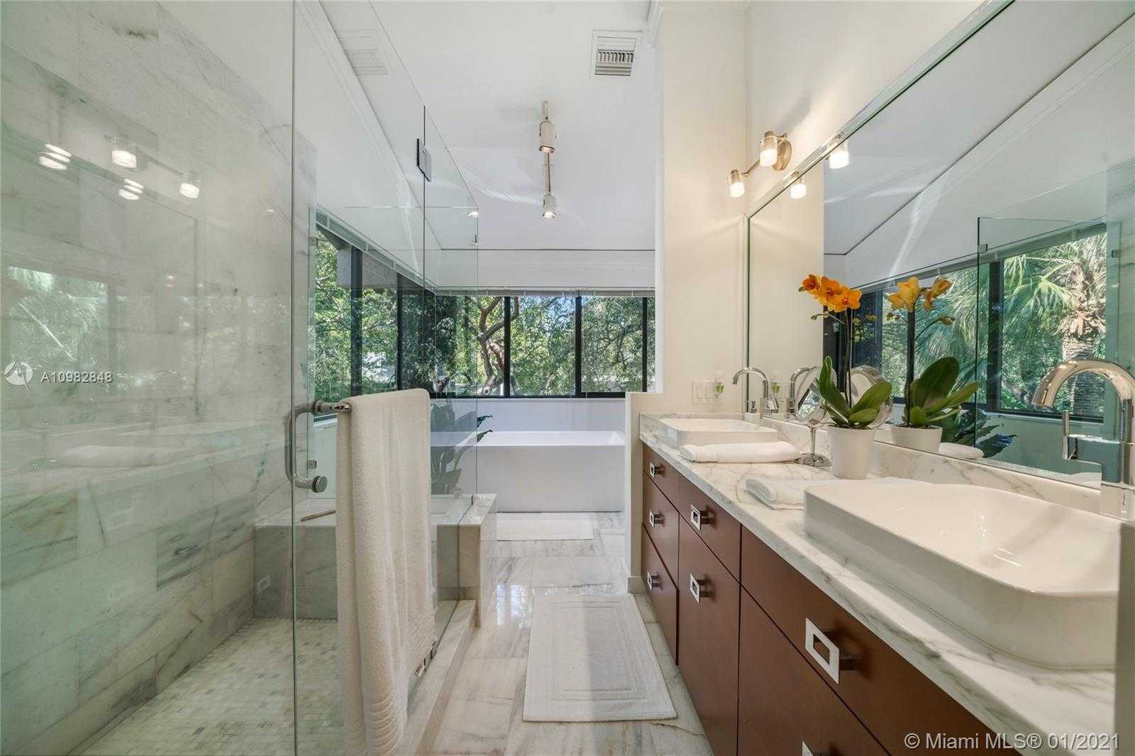 Small Image of 3760 SOUTH DOUGLAS RD, Miami Number 31