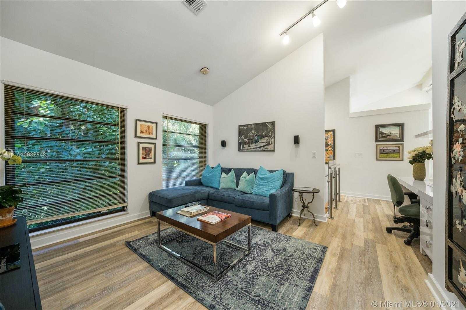 Small Image of 3760 SOUTH DOUGLAS RD, Miami Number 40