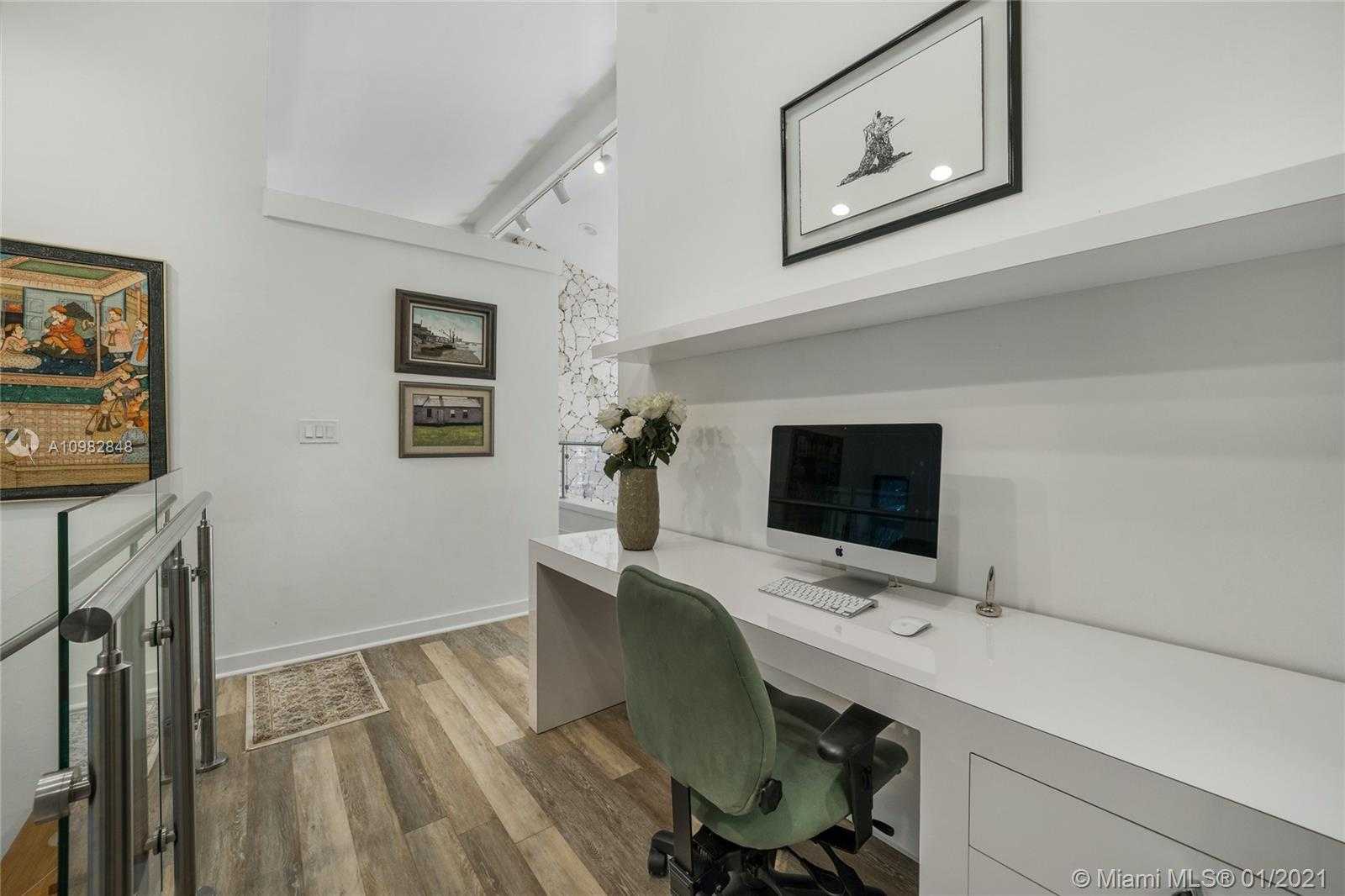 Small Image of 3760 SOUTH DOUGLAS RD, Miami Number 41