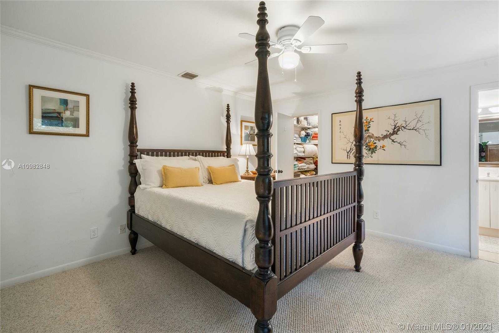 Small Image of 3760 SOUTH DOUGLAS RD, Miami Number 46