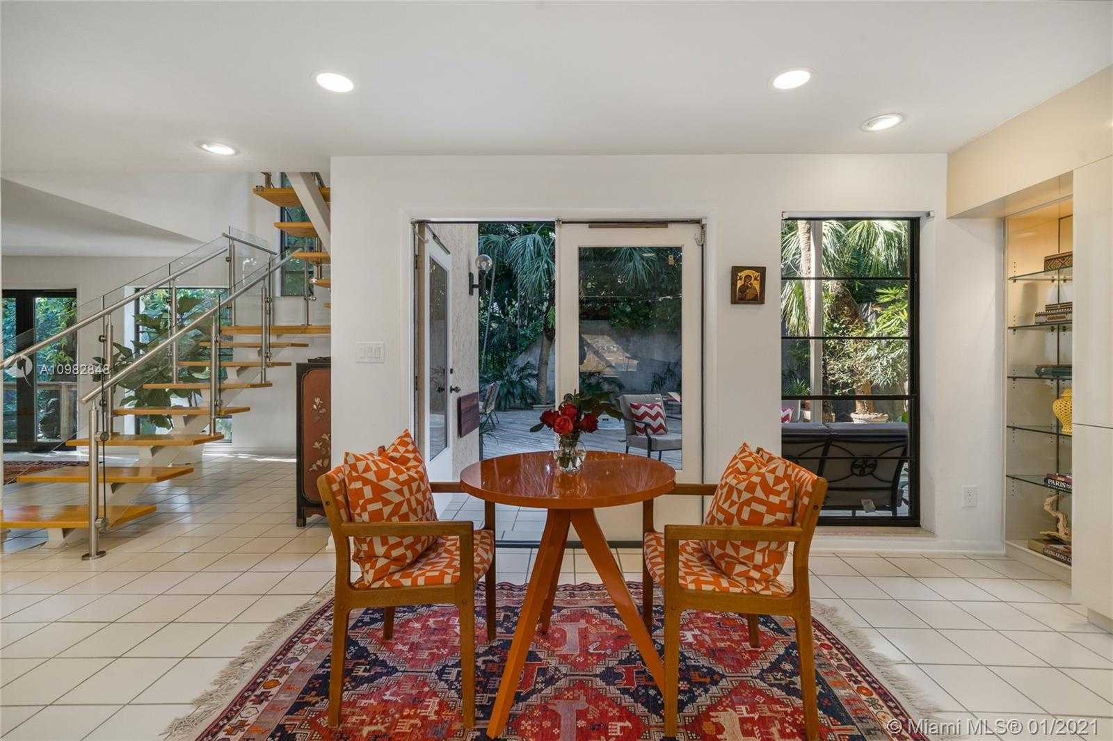 Small Image of 3760 SOUTH DOUGLAS RD, Miami Number 5