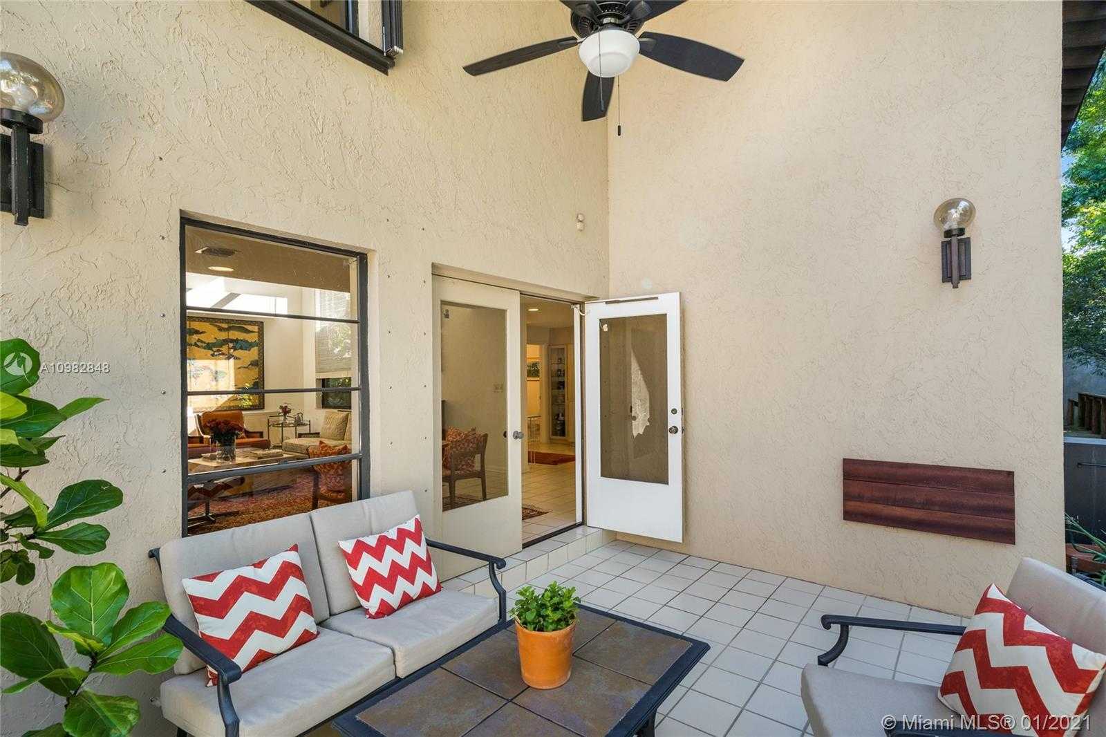 Small Image of 3760 SOUTH DOUGLAS RD, Miami Number 51