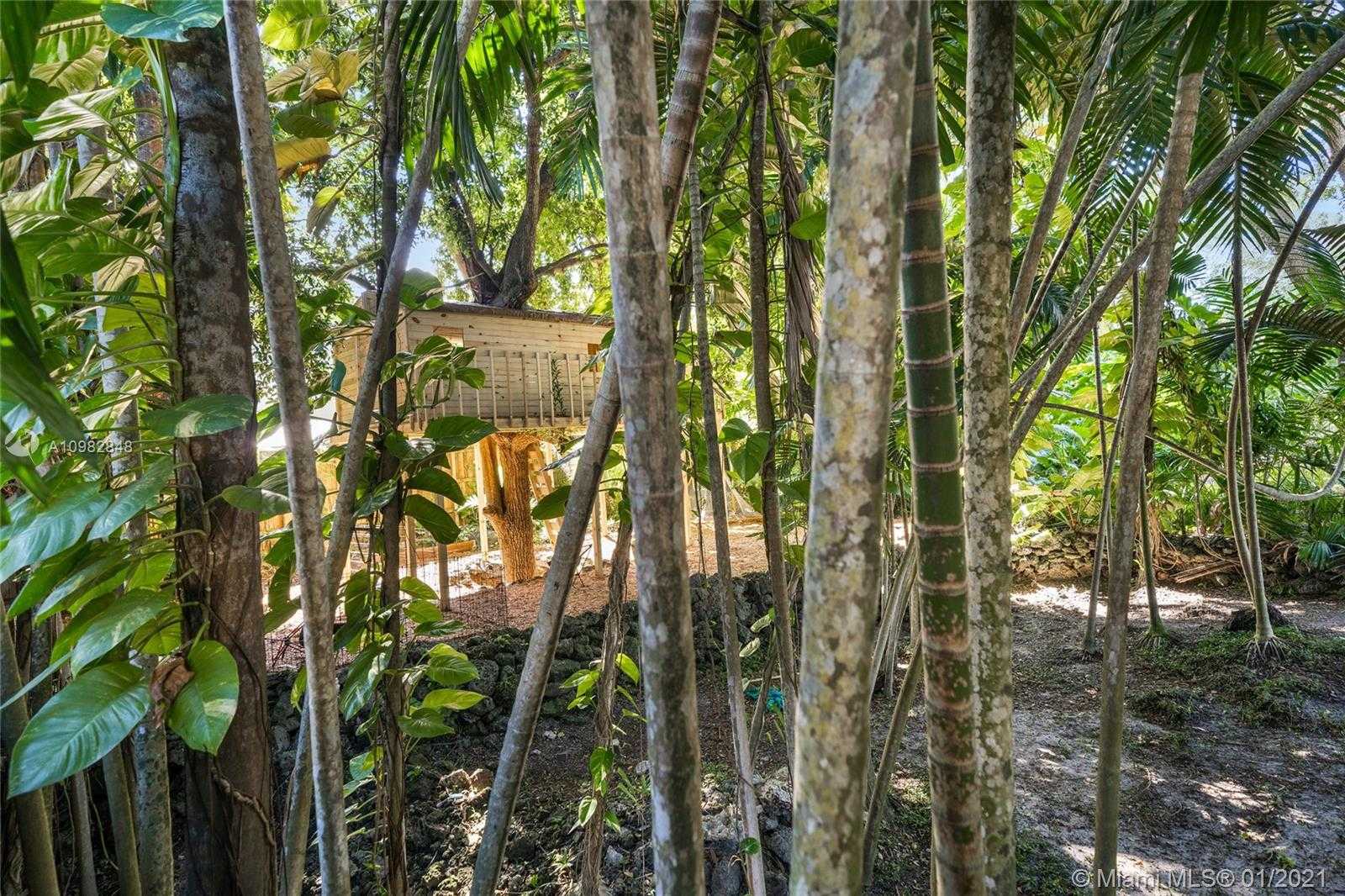 Small Image of 3760 SOUTH DOUGLAS RD, Miami Number 56