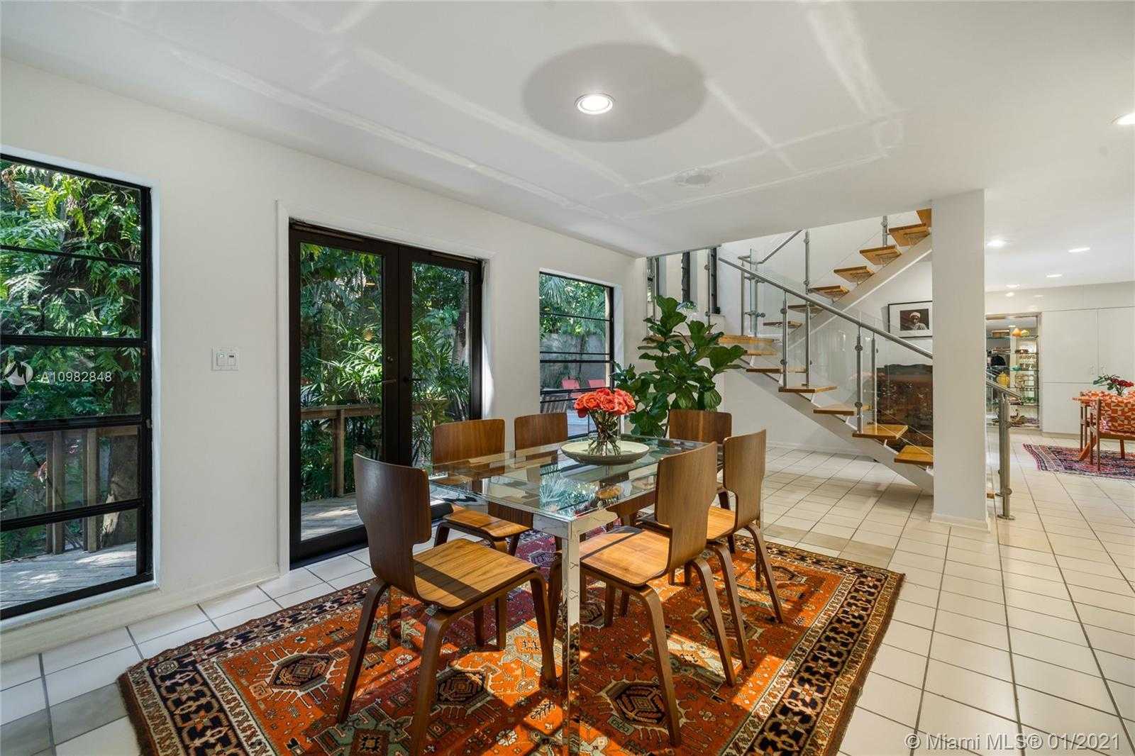 Small Image of 3760 SOUTH DOUGLAS RD, Miami Number 7
