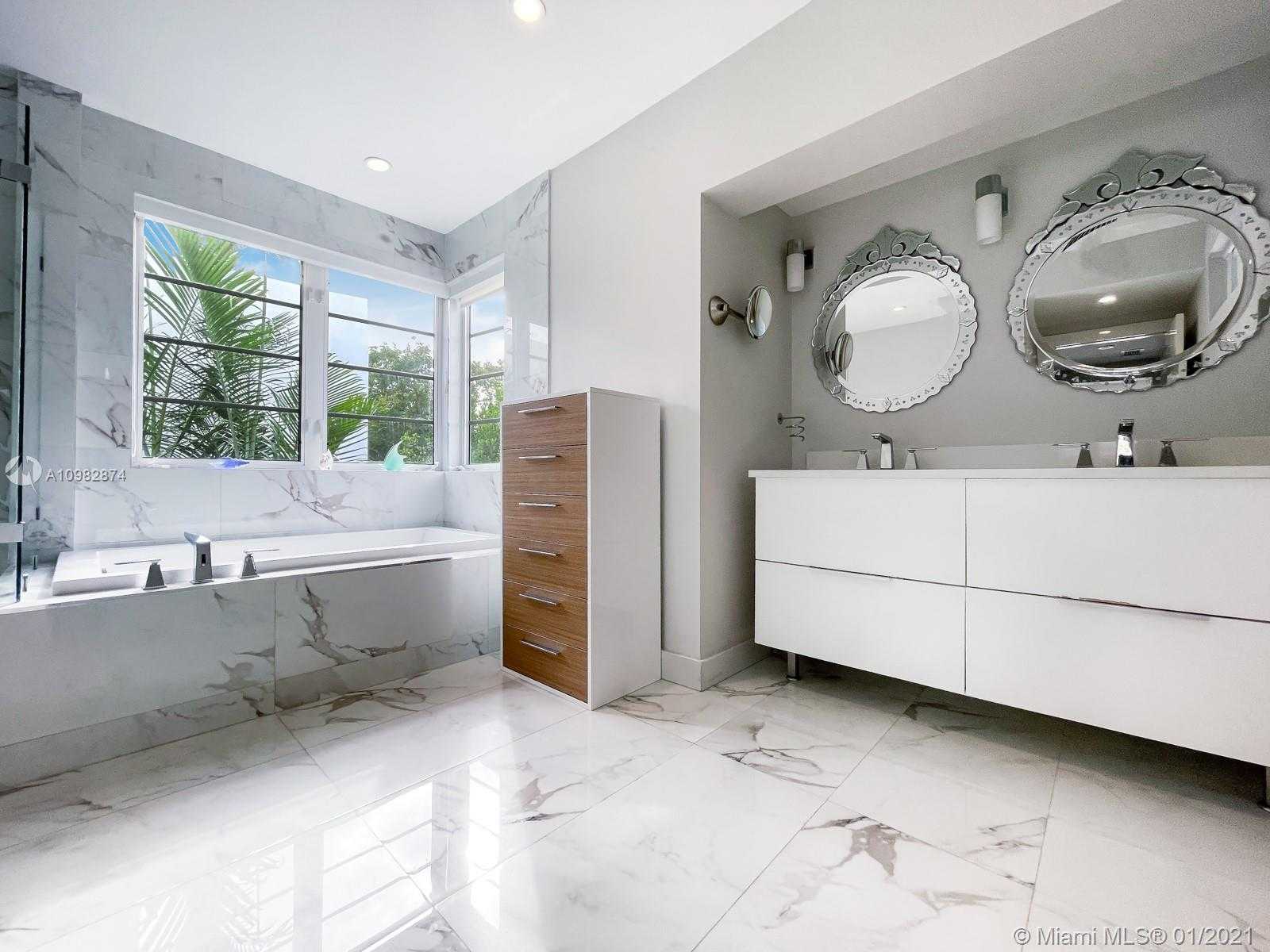 Small Image of 3193 ROYAL PALM AVE, Miami Beach Number 18