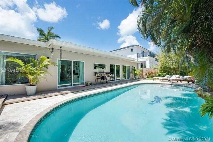Small Image of 335 RIDGEWOOD RD, Key Biscayne Number 5