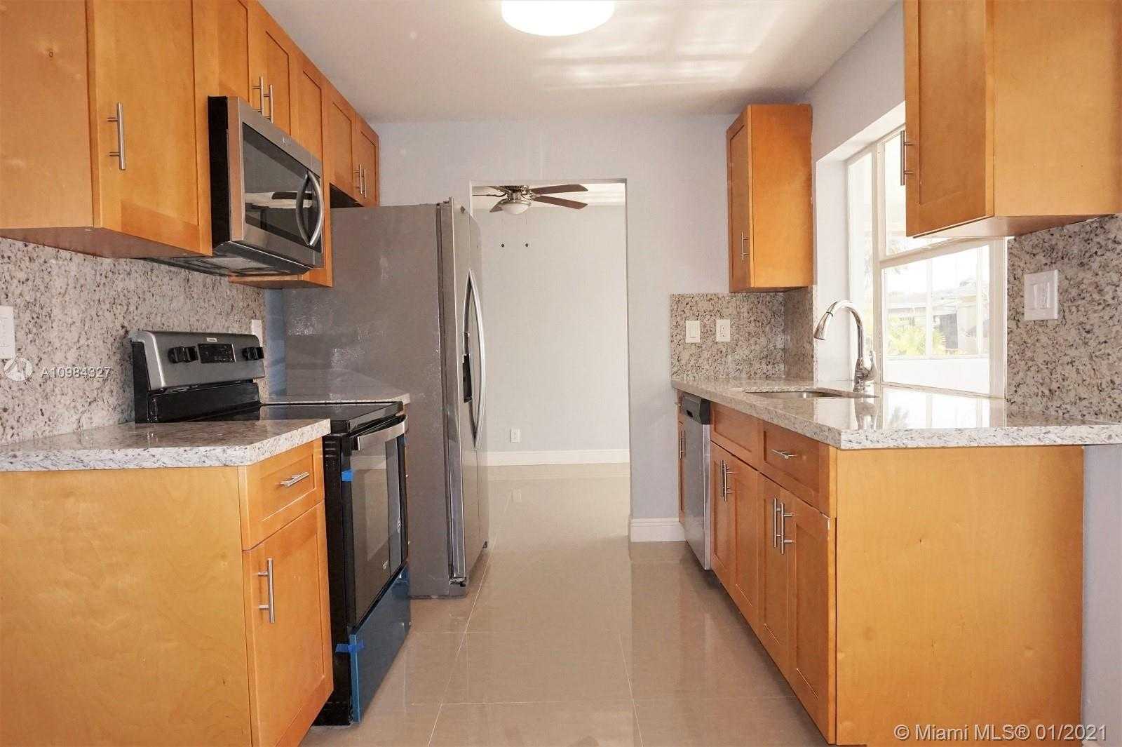 Small Image of 7112 NORTH WEST 57TH DR, Tamarac Number 10