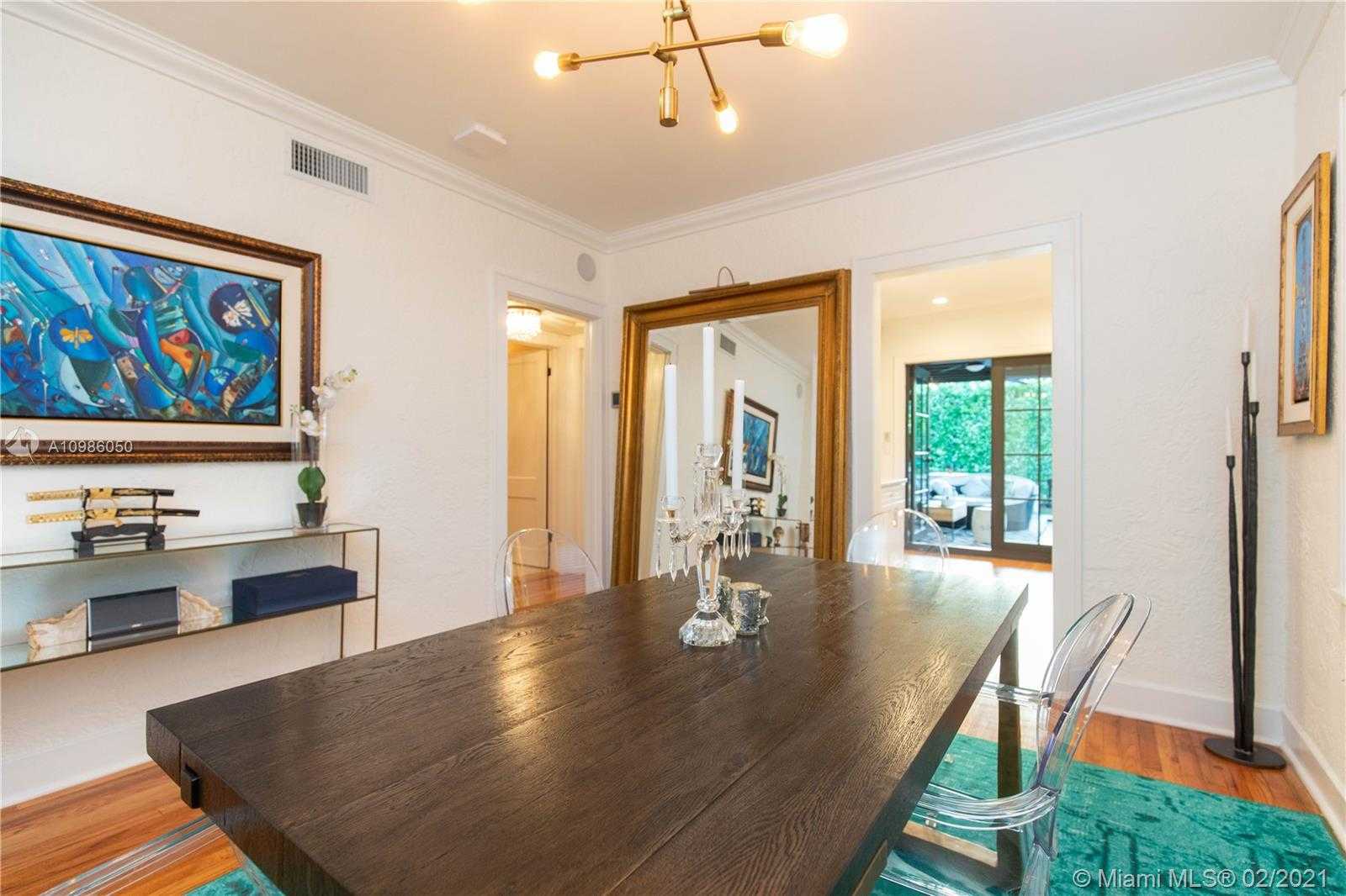 Small Image of 840 MADRID ST, Coral Gables Number 12