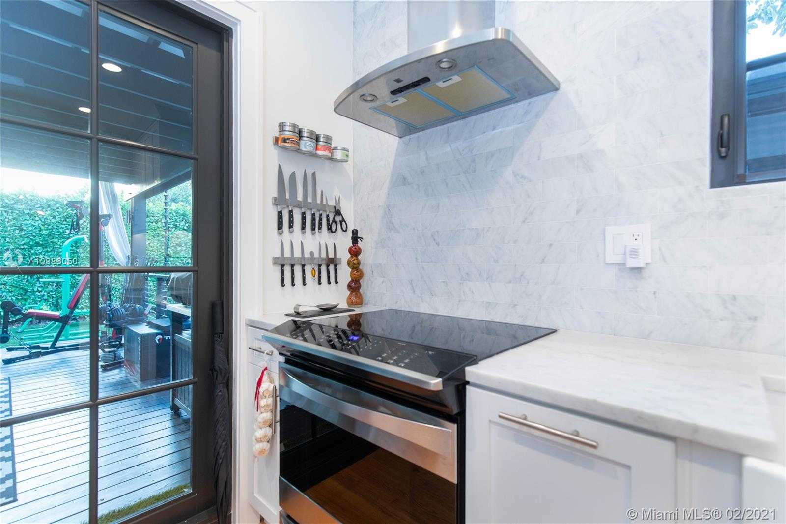 Small Image of 840 MADRID ST, Coral Gables Number 16