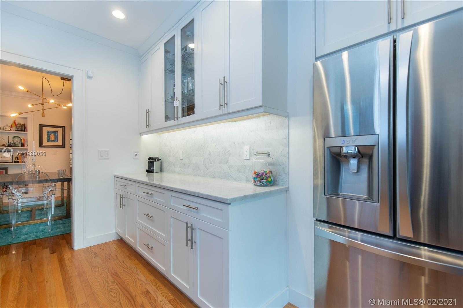 Small Image of 840 MADRID ST, Coral Gables Number 17
