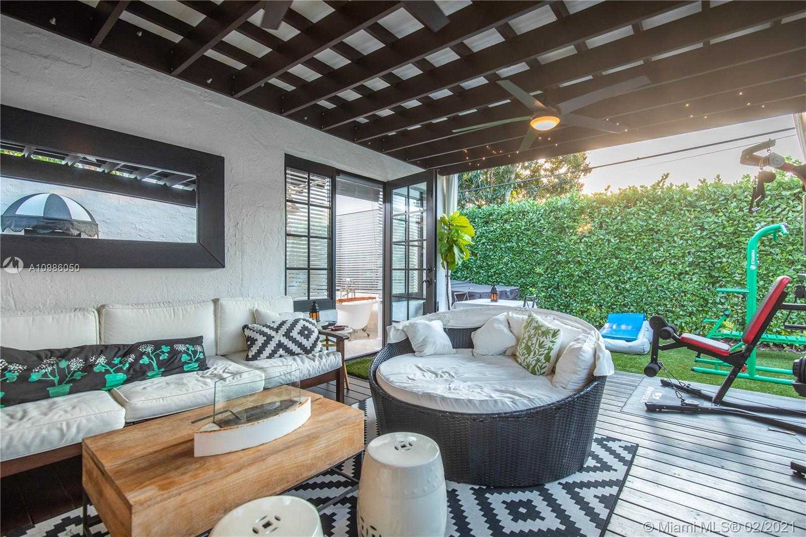 Small Image of 840 MADRID ST, Coral Gables Number 18