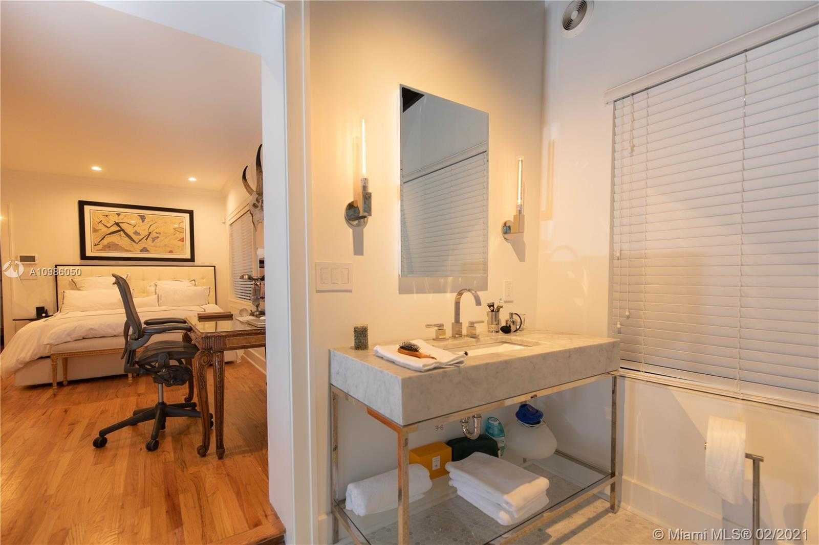 Small Image of 840 MADRID ST, Coral Gables Number 23