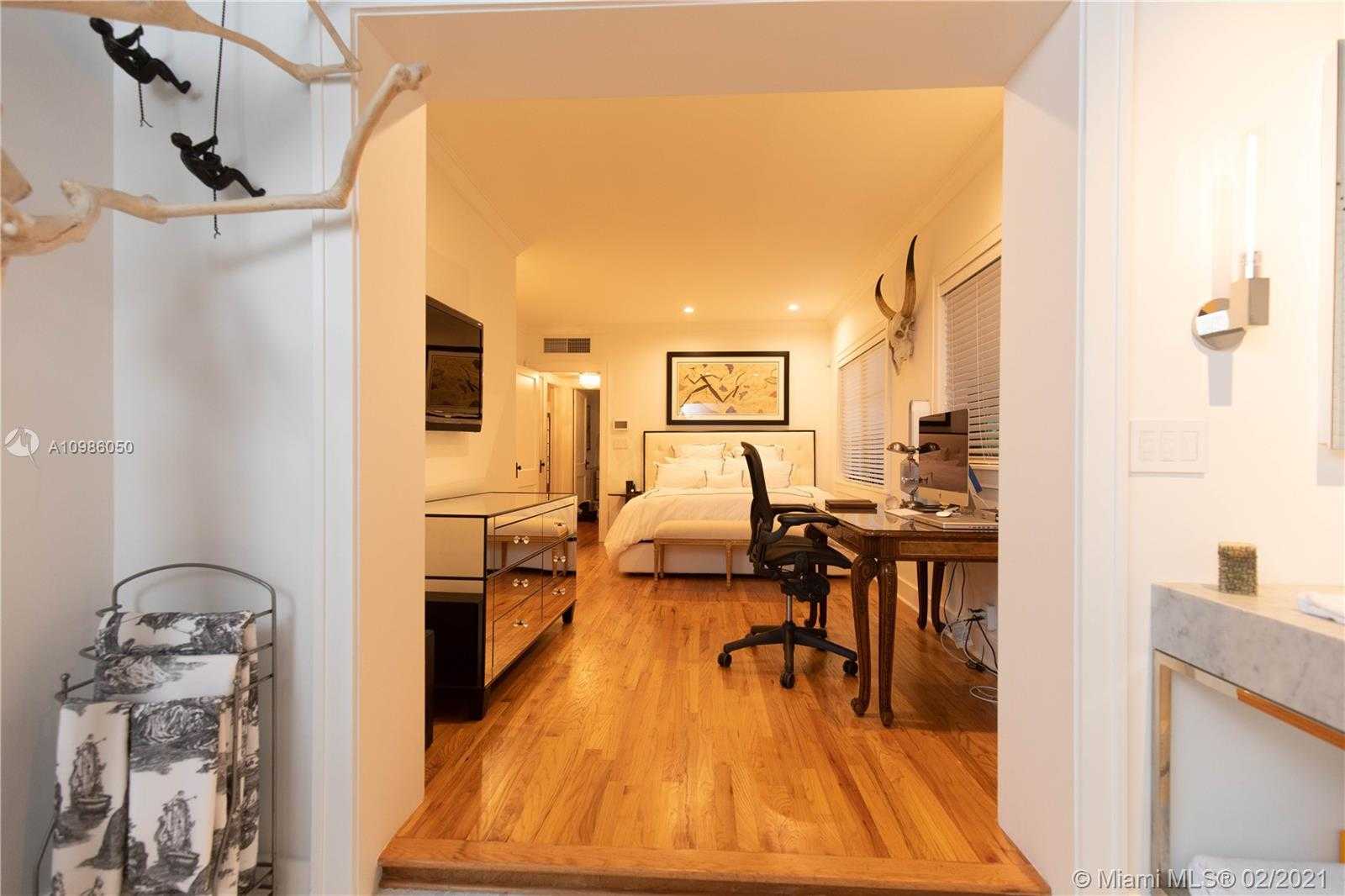 Small Image of 840 MADRID ST, Coral Gables Number 24