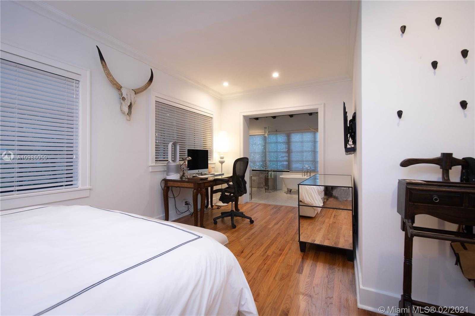 Small Image of 840 MADRID ST, Coral Gables Number 27