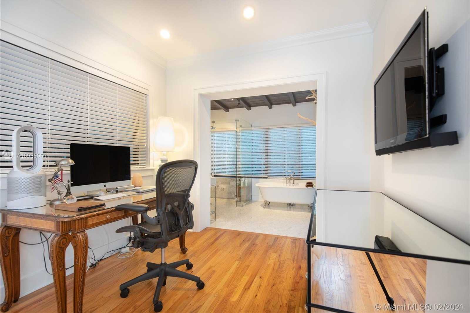 Small Image of 840 MADRID ST, Coral Gables Number 28