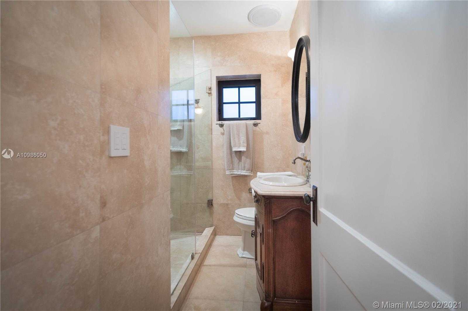 Small Image of 840 MADRID ST, Coral Gables Number 29