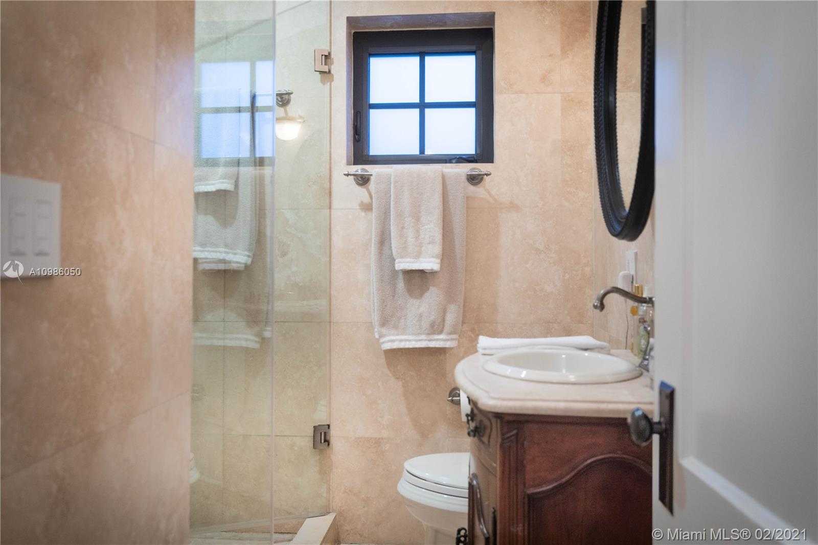 Small Image of 840 MADRID ST, Coral Gables Number 30