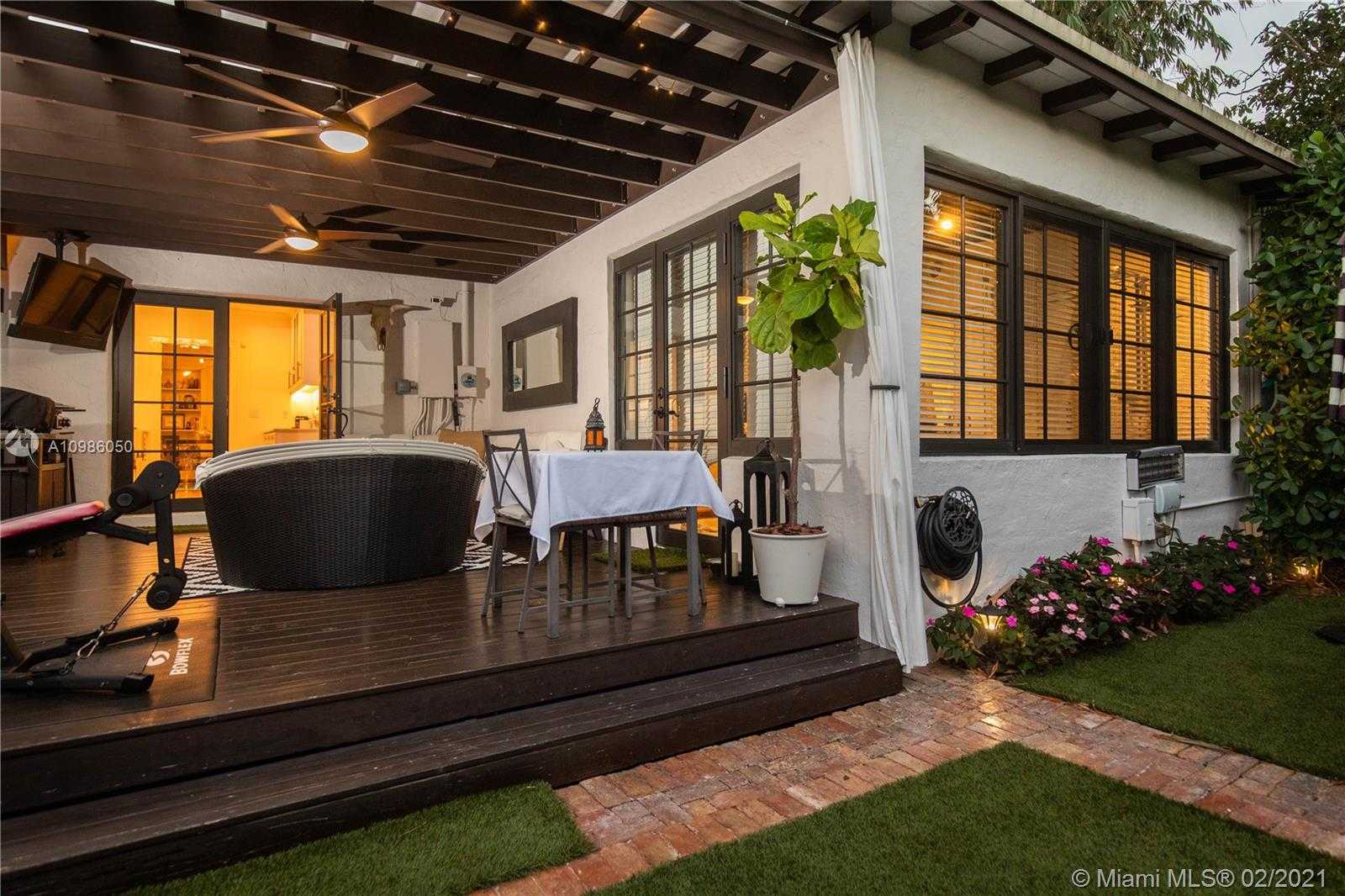 Small Image of 840 MADRID ST, Coral Gables Number 36