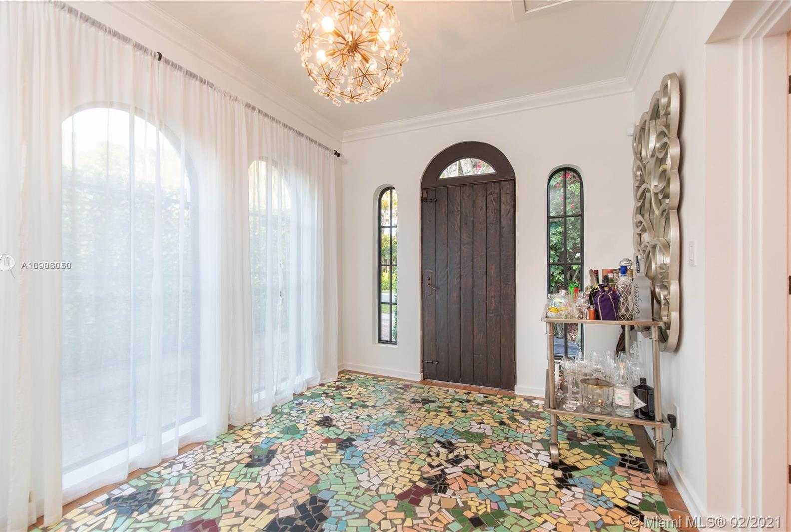 Small Image of 840 MADRID ST, Coral Gables Number 6