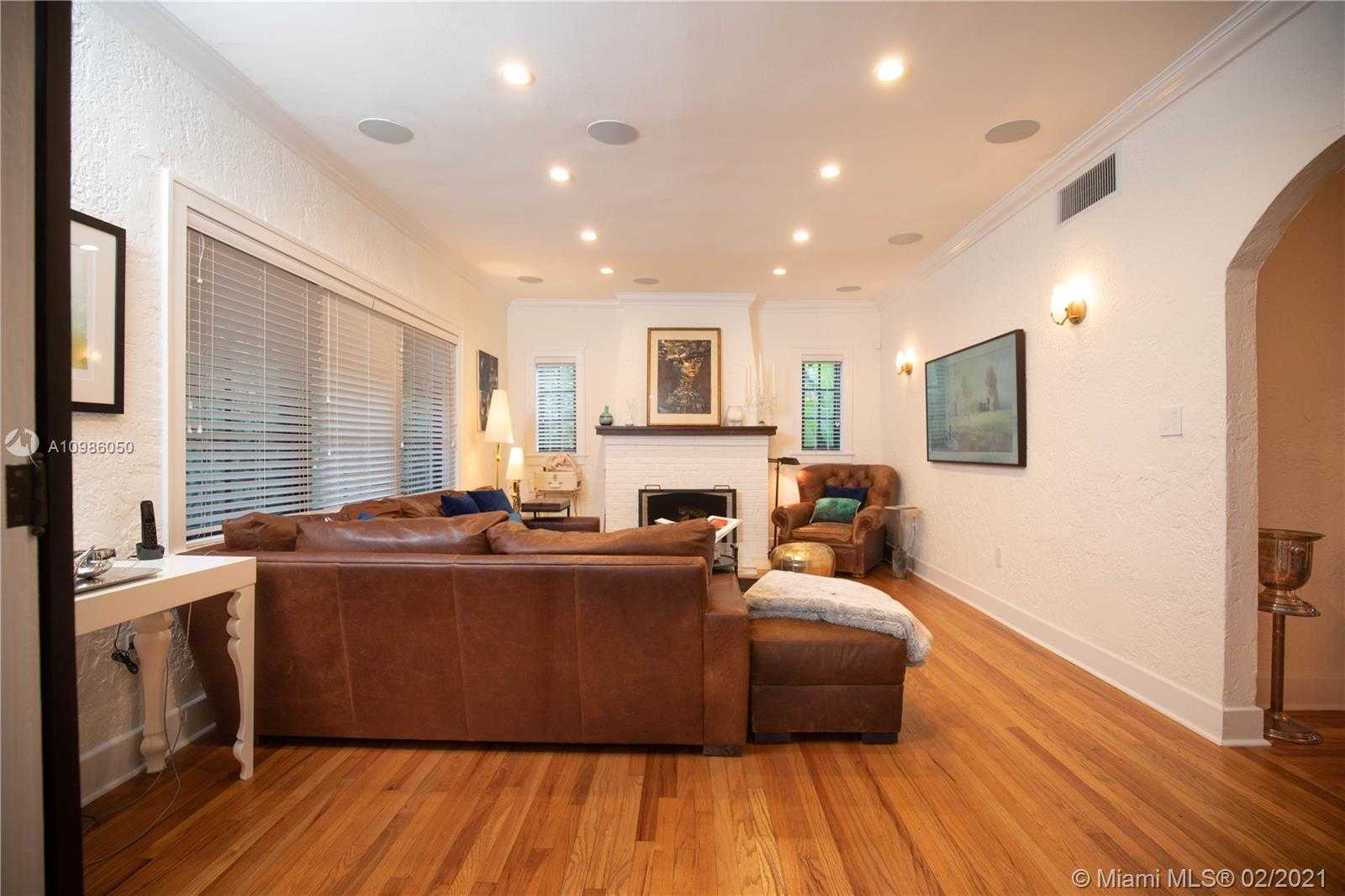 Small Image of 840 MADRID ST, Coral Gables Number 8
