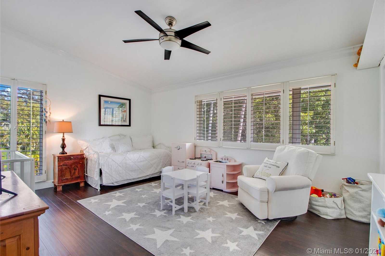 Small Image of 3550 EAST FAIRVIEW ST, Miami Number 4